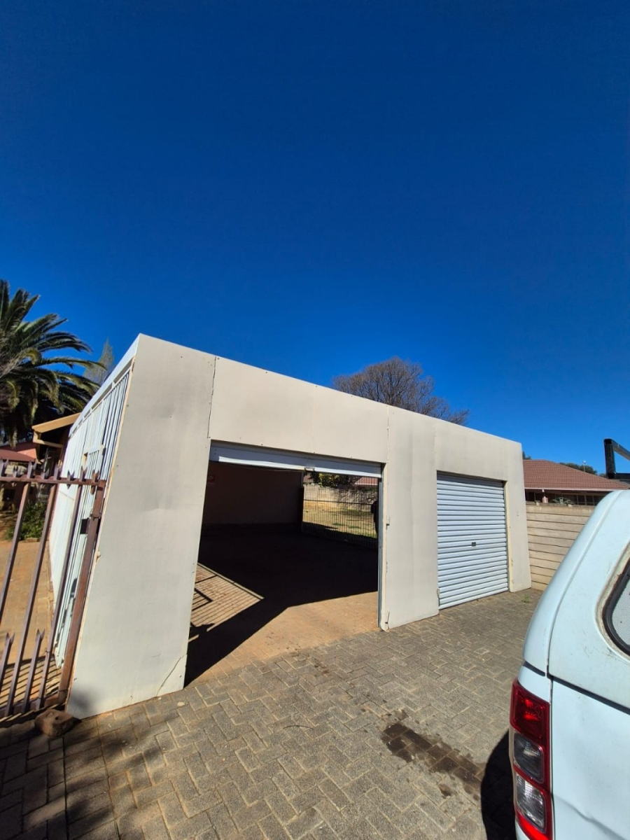 3 Bedroom Property for Sale in Universitas Ridge Free State